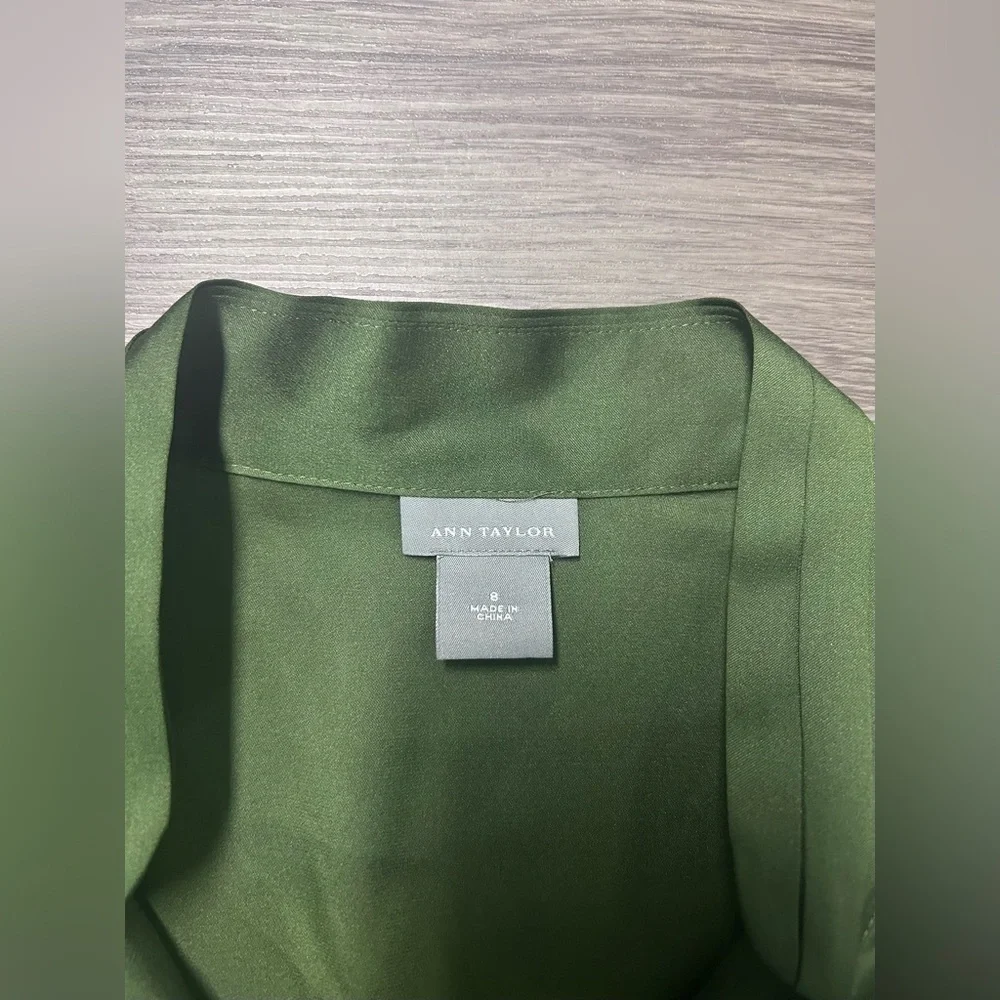 Ann Taylor Silk Sleeveless Blouse Size 8 Green - Picture 2 of 6